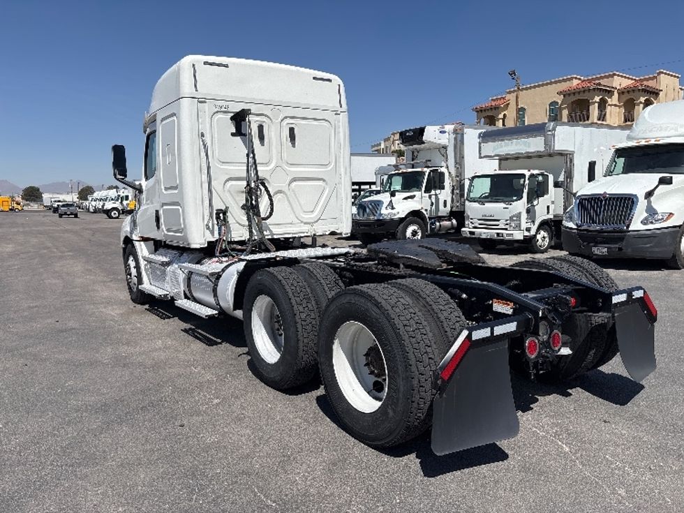 Sleeper Tractor-Heavy Duty Tractors-Freightliner-2020-T12664ST-El Paso-TX-452,601\n\t\tmiles-$ 63,750 - Image 5