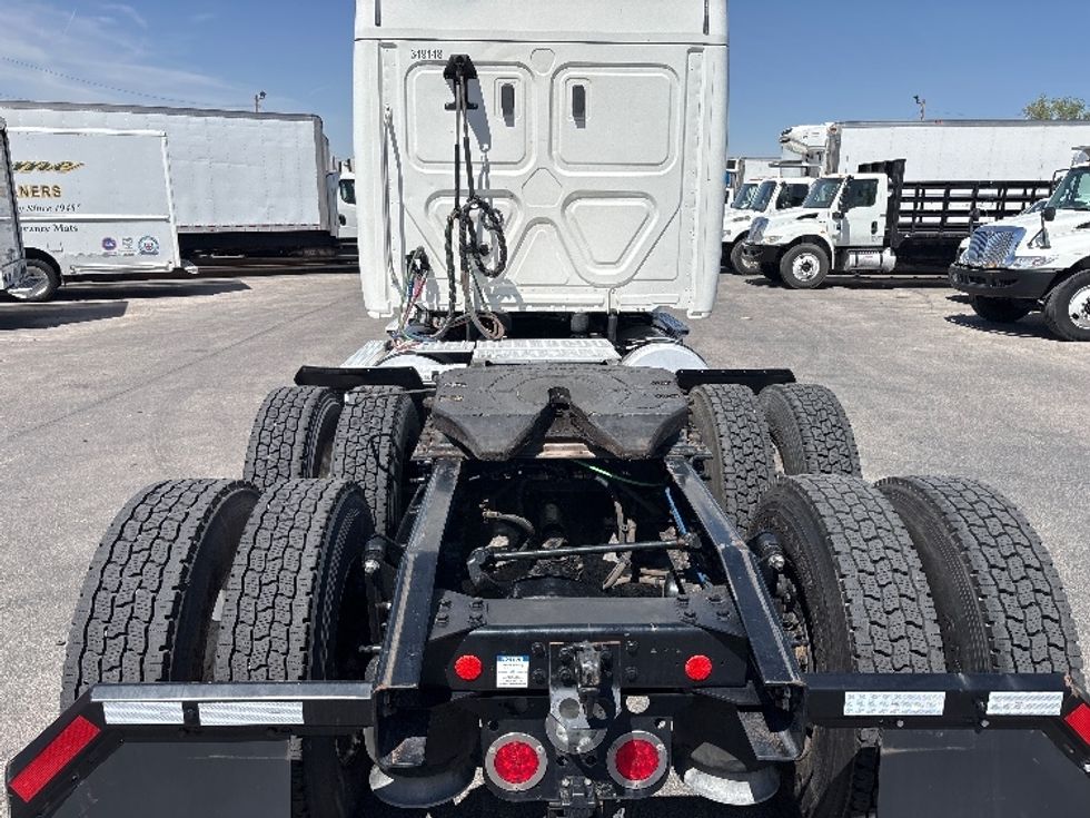 Sleeper Tractor-Heavy Duty Tractors-Freightliner-2020-T12664ST-El Paso-TX-452,601\n\t\tmiles-$ 63,750 - Image 6