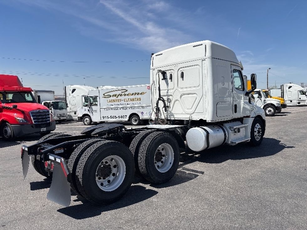 Sleeper Tractor-Heavy Duty Tractors-Freightliner-2020-T12664ST-El Paso-TX-452,601\n\t\tmiles-$ 63,750 - Image 7