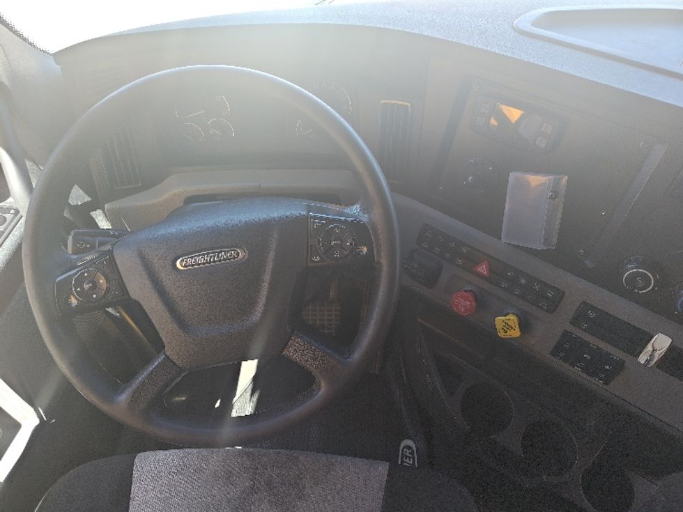 Sleeper Tractor-Heavy Duty Tractors-Freightliner-2020-T12664ST-El Paso-TX-483,765\n\t\tmiles-$ 66,750 - Image 11