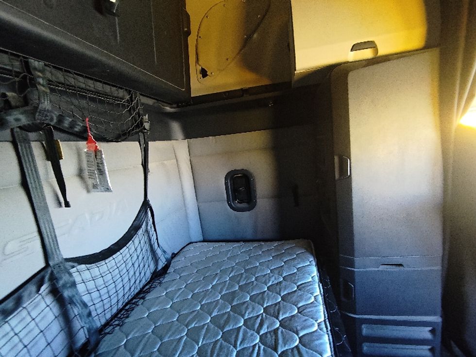 Sleeper Tractor-Heavy Duty Tractors-Freightliner-2020-T12664ST-El Paso-TX-483,765\n\t\tmiles-$ 66,750 - Image 18