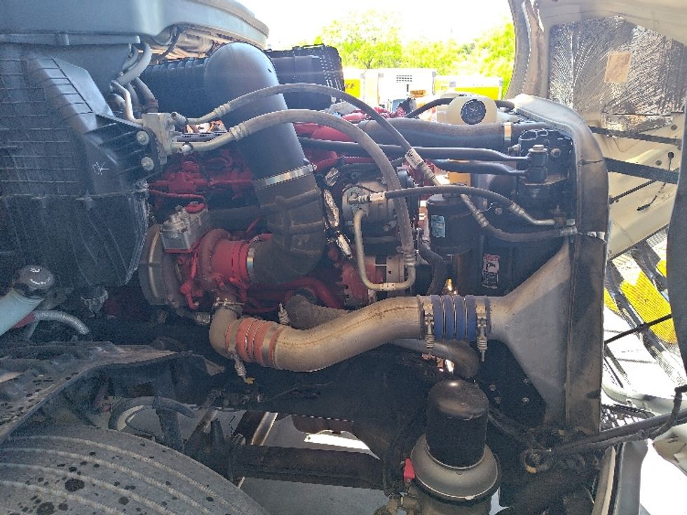 Sleeper Tractor-Heavy Duty Tractors-Freightliner-2020-T12664ST-El Paso-TX-483,765\n\t\tmiles-$ 66,750 - Image 20