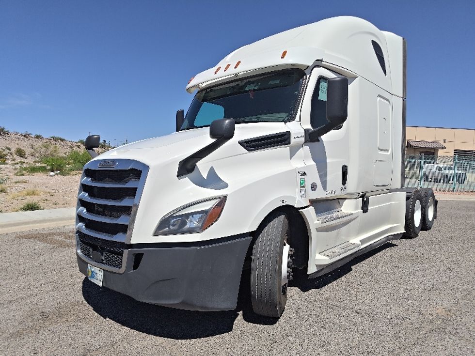 Sleeper Tractor-Heavy Duty Tractors-Freightliner-2020-T12664ST-El Paso-TX-483,765\n\t\tmiles-$ 66,750 - Image 3