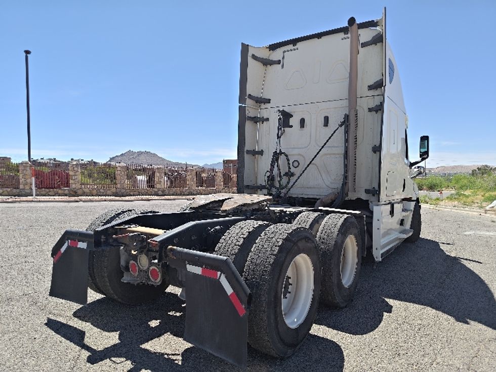 Sleeper Tractor-Heavy Duty Tractors-Freightliner-2020-T12664ST-El Paso-TX-483,765\n\t\tmiles-$ 66,750 - Image 7