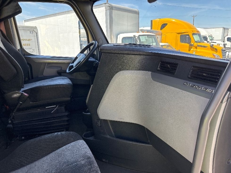 Sleeper Tractor-Heavy Duty Tractors-Freightliner-2020-T12664ST-El Paso-TX-561,508\n\t\tmiles-$ 53,750 - Image 15