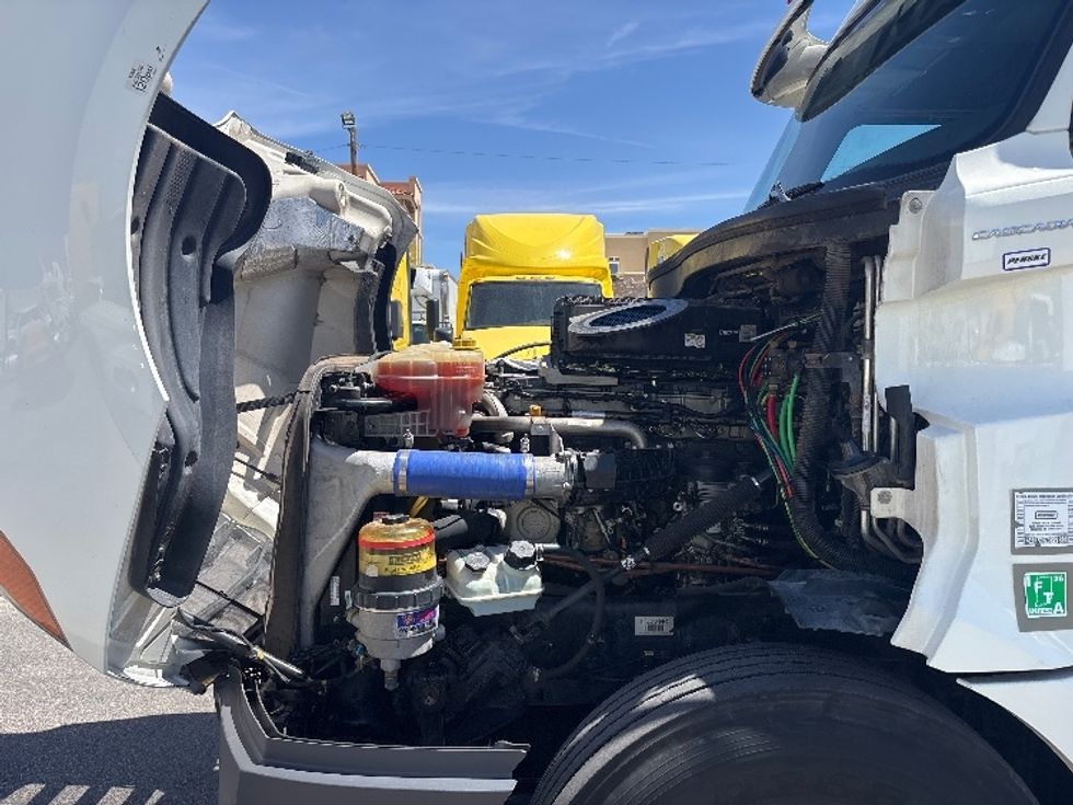 Sleeper Tractor-Heavy Duty Tractors-Freightliner-2020-T12664ST-El Paso-TX-561,508\n\t\tmiles-$ 53,750 - Image 21