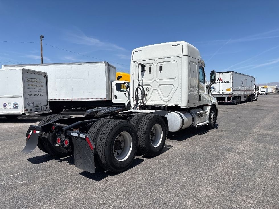 Sleeper Tractor-Heavy Duty Tractors-Freightliner-2020-T12664ST-El Paso-TX-561,508\n\t\tmiles-$ 53,750 - Image 7
