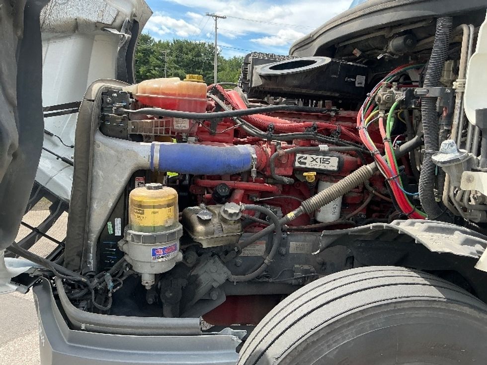 Sleeper Tractor-Heavy Duty Tractors-Freightliner-2020-T12664ST-Elkhart-IN-508,736\n\t\tmiles-$ 61,750 - Image 21