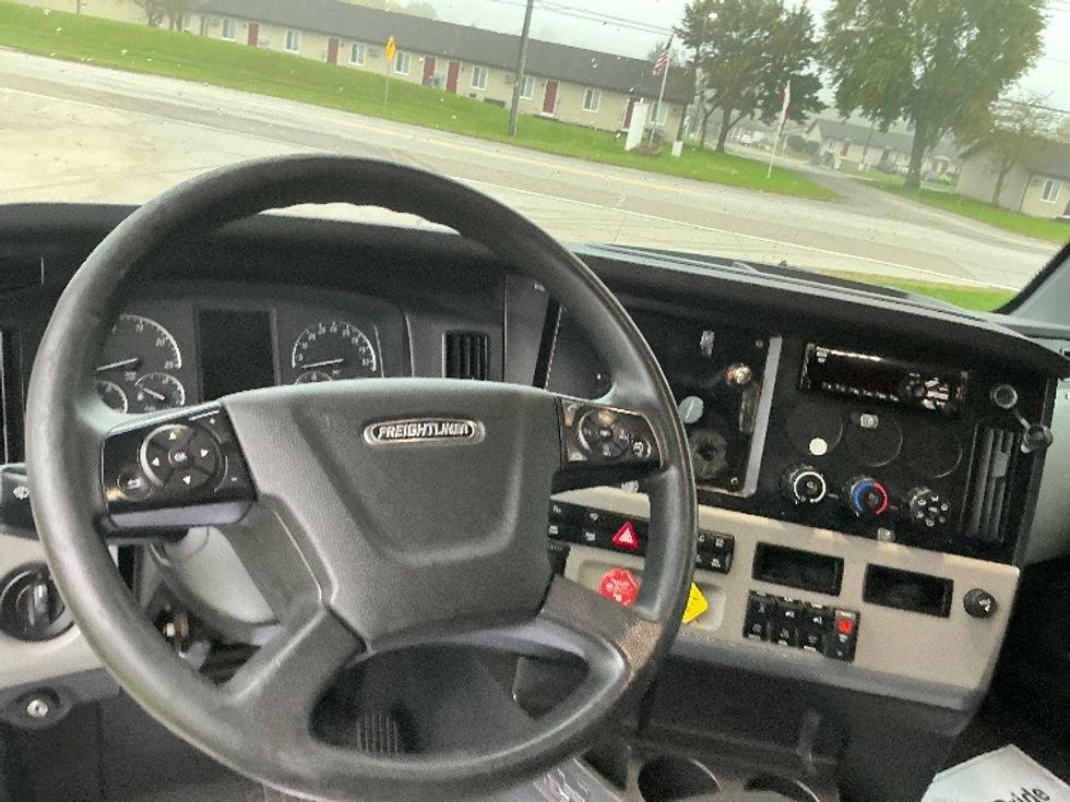Sleeper Tractor-Heavy Duty Tractors-Freightliner-2020-T12664ST-Elkhart-IN-532,975\n\t\tmiles-$ 67,250 - Image 10