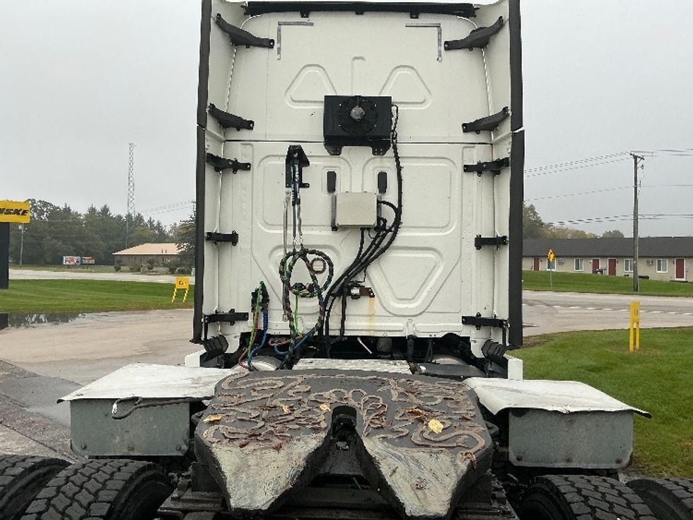 Sleeper Tractor-Heavy Duty Tractors-Freightliner-2020-T12664ST-Elkhart-IN-532,975\n\t\tmiles-$ 67,250 - Image 22