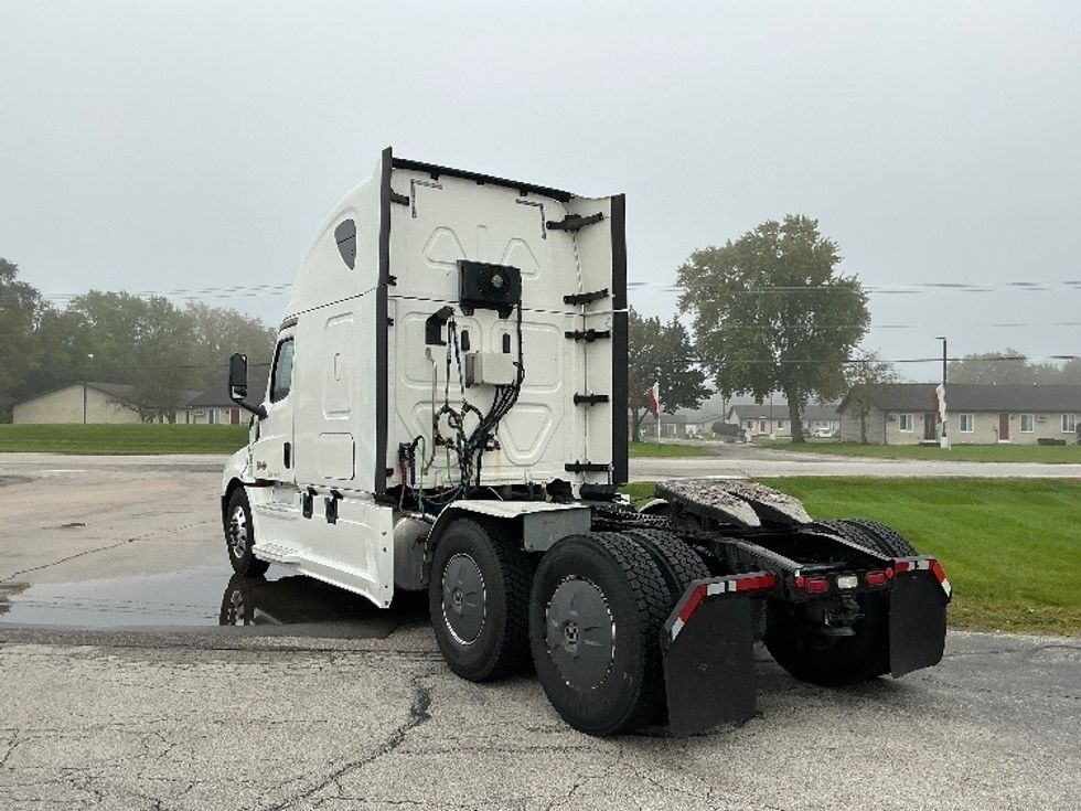 Sleeper Tractor-Heavy Duty Tractors-Freightliner-2020-T12664ST-Elkhart-IN-532,975\n\t\tmiles-$ 67,250 - Image 5