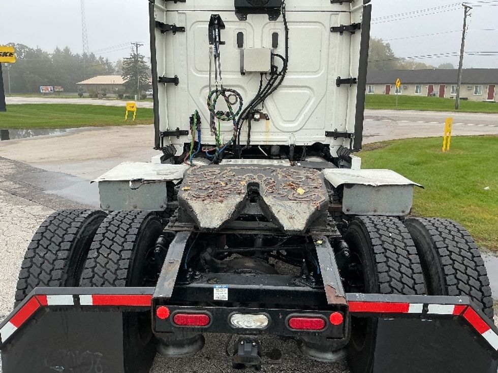 Sleeper Tractor-Heavy Duty Tractors-Freightliner-2020-T12664ST-Elkhart-IN-532,975\n\t\tmiles-$ 67,250 - Image 6