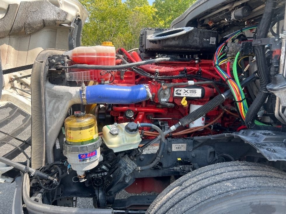 Sleeper Tractor-Heavy Duty Tractors-Freightliner-2020-T12664ST-Elkhart-IN-553,275\n\t\tmiles-$ 58,000 - Image 21