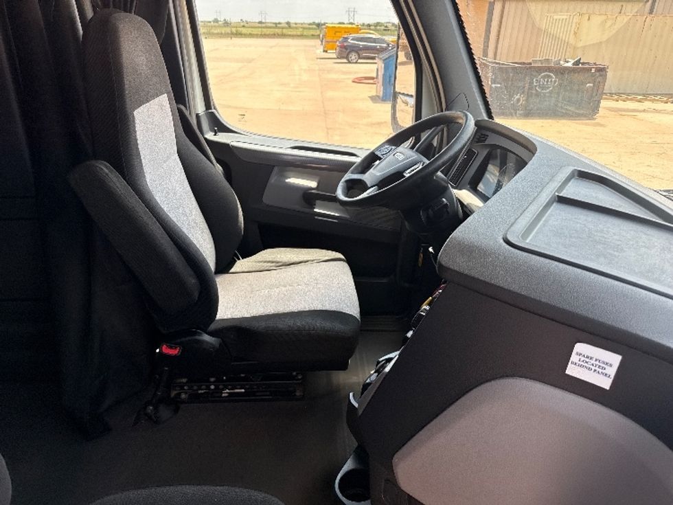 Sleeper Tractor-Heavy Duty Tractors-Freightliner-2020-T12664ST-Enid-OK-556,651\n\t\tmiles-$ 58,250 - Image 15