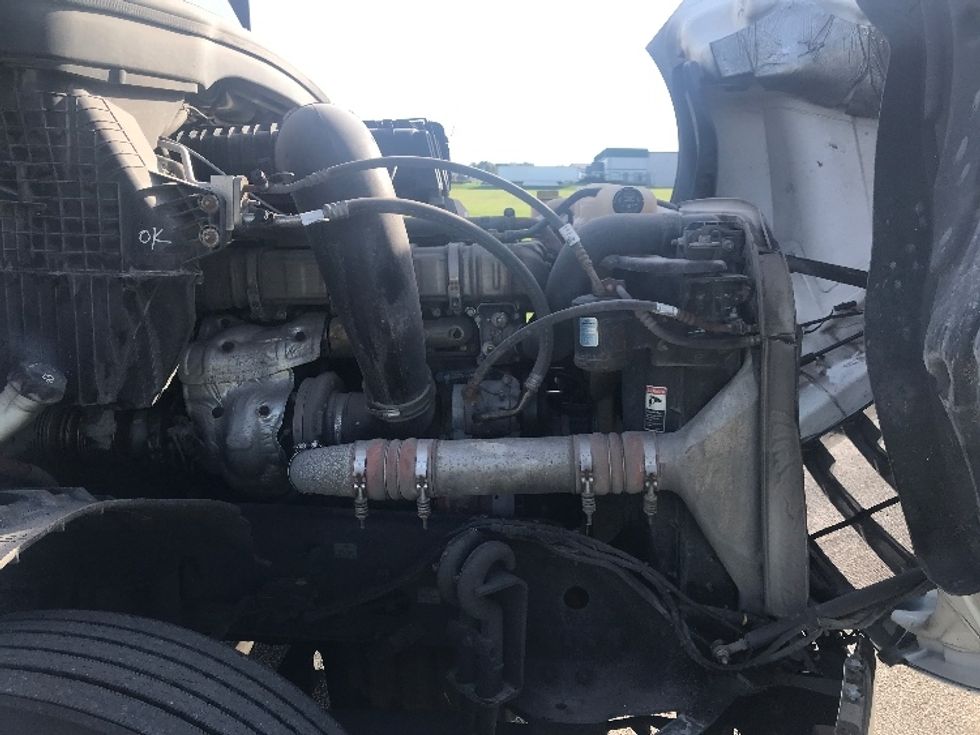 Sleeper Tractor-Heavy Duty Tractors-Freightliner-2020-T12664ST-Evansville-IN-262,652\n\t\tmiles-$ 74,750 - Image 20