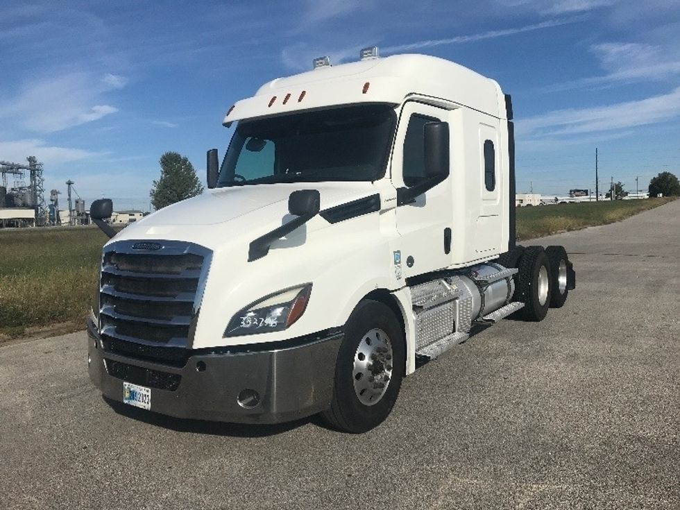 Sleeper Tractor-Heavy Duty Tractors-Freightliner-2020-T12664ST-Evansville-IN-262,652\n\t\tmiles-$ 74,750 - Image 3