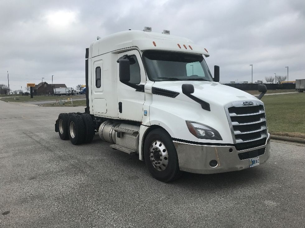 Sleeper Tractor-Heavy Duty Tractors-Freightliner-2020-T12664ST-Evansville-IN-342,388\n\t\tmiles-$ 69,250 - Image 1