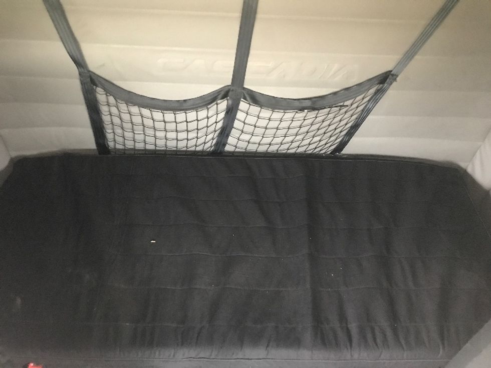 Sleeper Tractor-Heavy Duty Tractors-Freightliner-2020-T12664ST-Evansville-IN-342,388\n\t\tmiles-$ 69,250 - Image 16