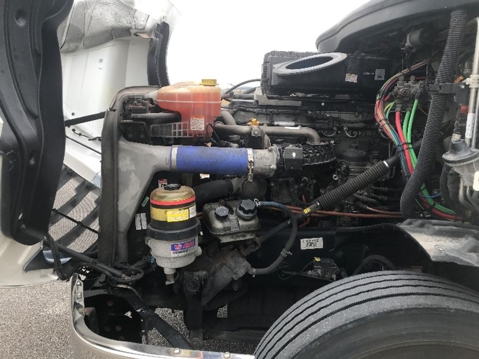 Sleeper Tractor-Heavy Duty Tractors-Freightliner-2020-T12664ST-Evansville-IN-342,388\n\t\tmiles-$ 69,250 - Image 21