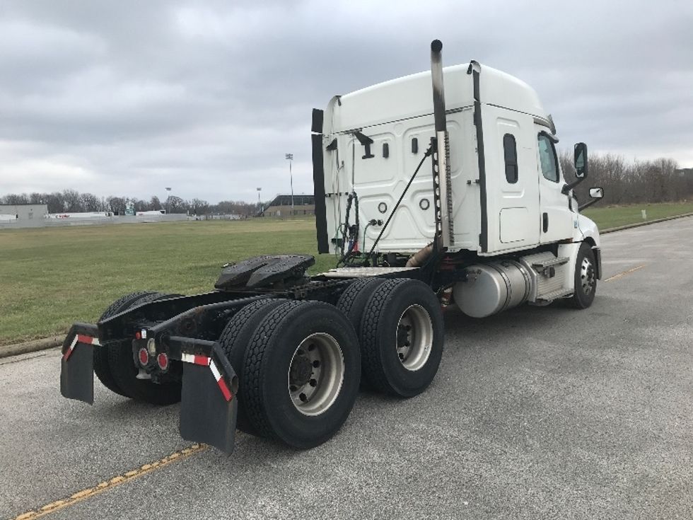 Sleeper Tractor-Heavy Duty Tractors-Freightliner-2020-T12664ST-Evansville-IN-342,388\n\t\tmiles-$ 69,250 - Image 7