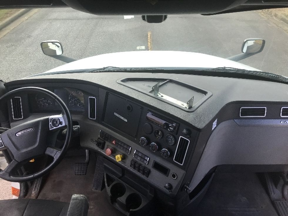 Sleeper Tractor-Heavy Duty Tractors-Freightliner-2020-T12664ST-Evansville-IN-357,000\n\t\tmiles-$ 68,500 - Image 12