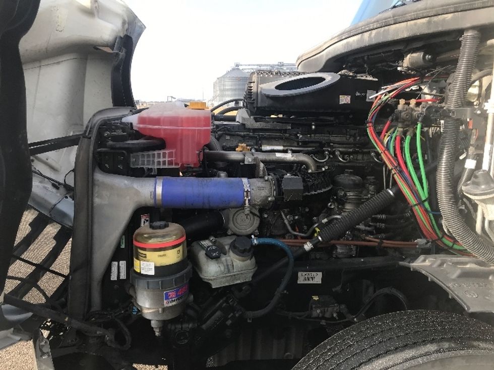 Sleeper Tractor-Heavy Duty Tractors-Freightliner-2020-T12664ST-Evansville-IN-357,000\n\t\tmiles-$ 68,500 - Image 20