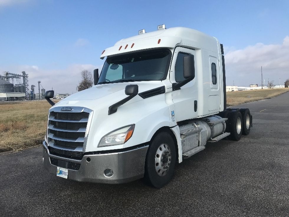 Sleeper Tractor-Heavy Duty Tractors-Freightliner-2020-T12664ST-Evansville-IN-357,000\n\t\tmiles-$ 68,500 - Image 3