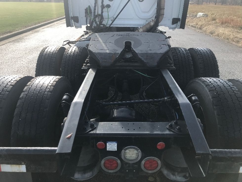 Sleeper Tractor-Heavy Duty Tractors-Freightliner-2020-T12664ST-Evansville-IN-357,000\n\t\tmiles-$ 68,500 - Image 6