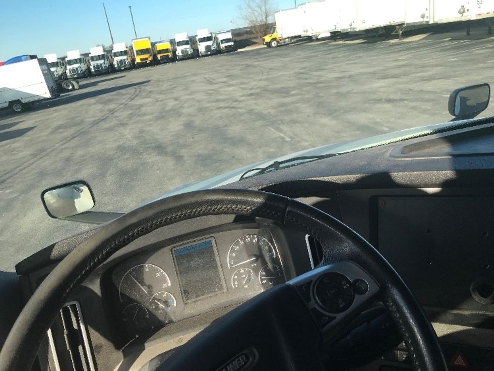 Sleeper Tractor-Heavy Duty Tractors-Freightliner-2020-T12664ST-Evansville-IN-375,364\n\t\tmiles-$ 64,250 - Image 11