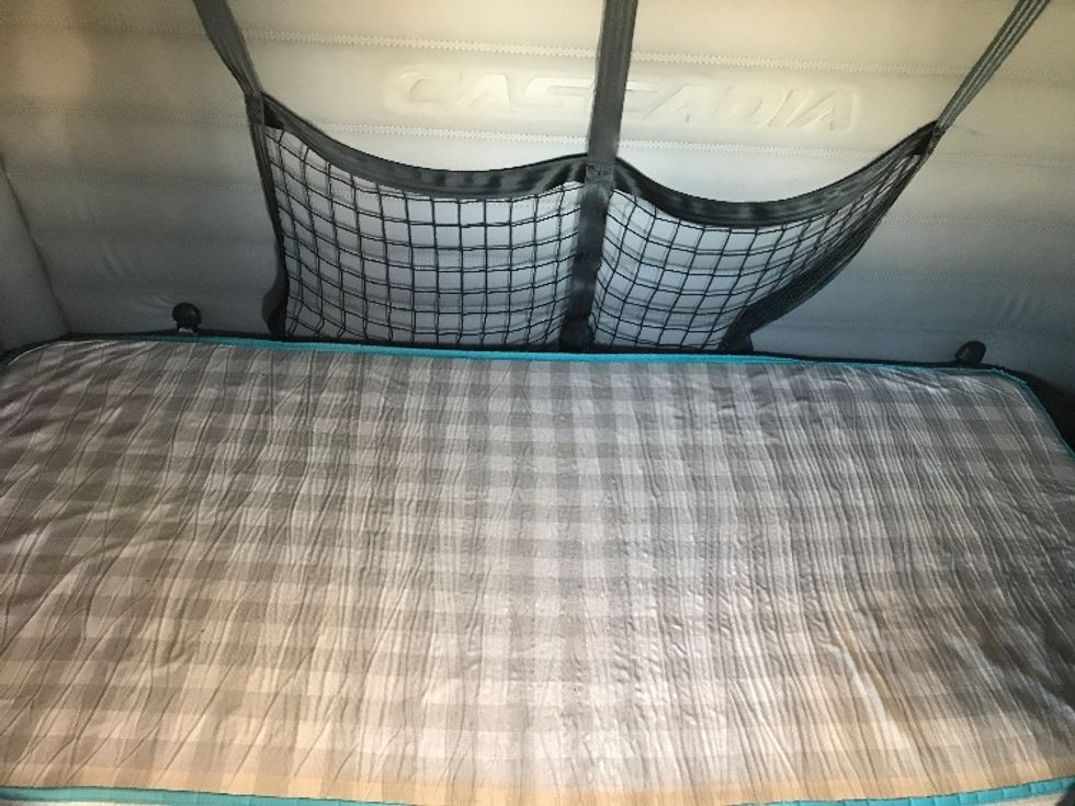 Sleeper Tractor-Heavy Duty Tractors-Freightliner-2020-T12664ST-Evansville-IN-375,364\n\t\tmiles-$ 64,250 - Image 16