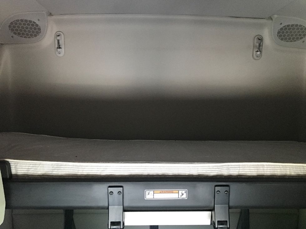 Sleeper Tractor-Heavy Duty Tractors-Freightliner-2020-T12664ST-Evansville-IN-439,027\n\t\tmiles-$ 64,750 - Image 22