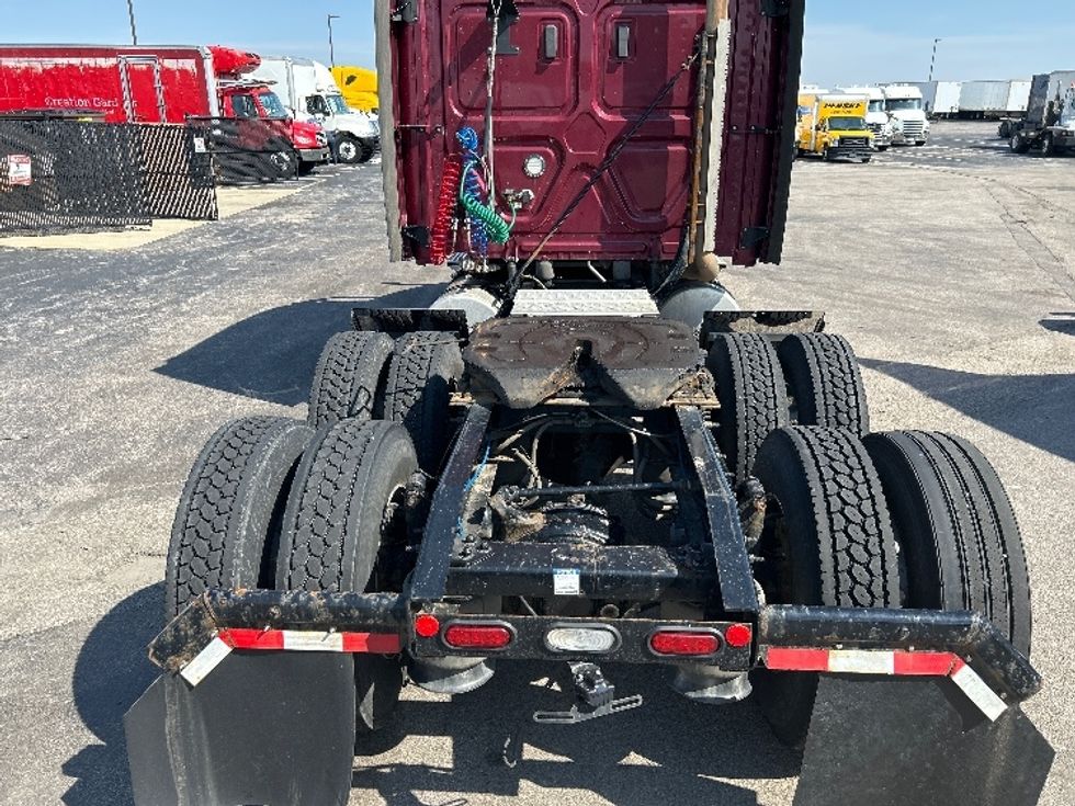 Sleeper Tractor-Heavy Duty Tractors-Freightliner-2020-T12664ST-Evansville-IN-464,523\n\t\tmiles-$ 56,250 - Image 6