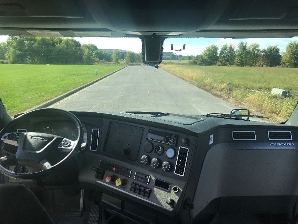 Sleeper Tractor-Heavy Duty Tractors-Freightliner-2020-T12664ST-Evansville-IN-502,478\n\t\tmiles-$ 61,250 - Image 12