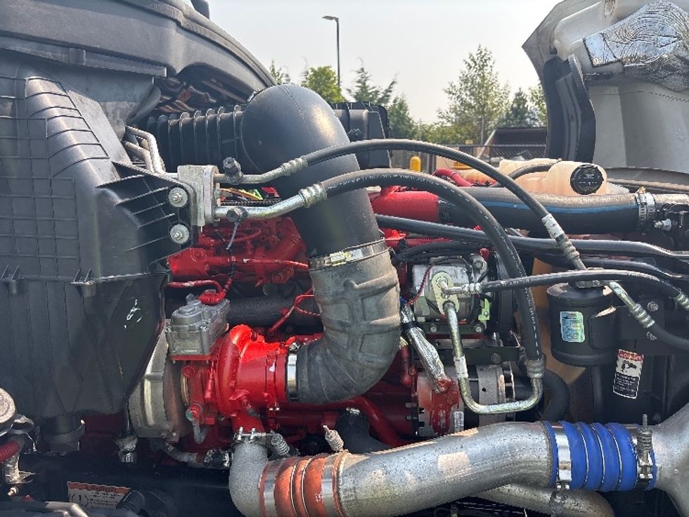 Sleeper Tractor-Heavy Duty Tractors-Freightliner-2020-T12664ST-Everett-WA-299,152\n\t\tmiles-$ 81,000 - Image 20
