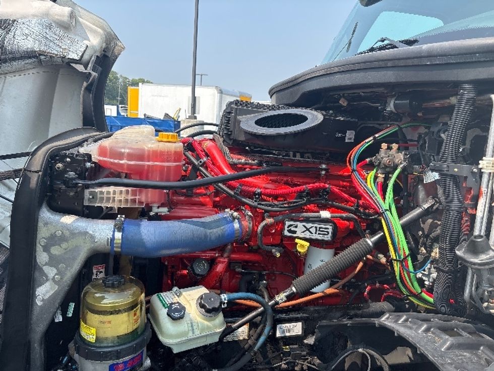 Sleeper Tractor-Heavy Duty Tractors-Freightliner-2020-T12664ST-Everett-WA-299,152\n\t\tmiles-$ 81,000 - Image 21