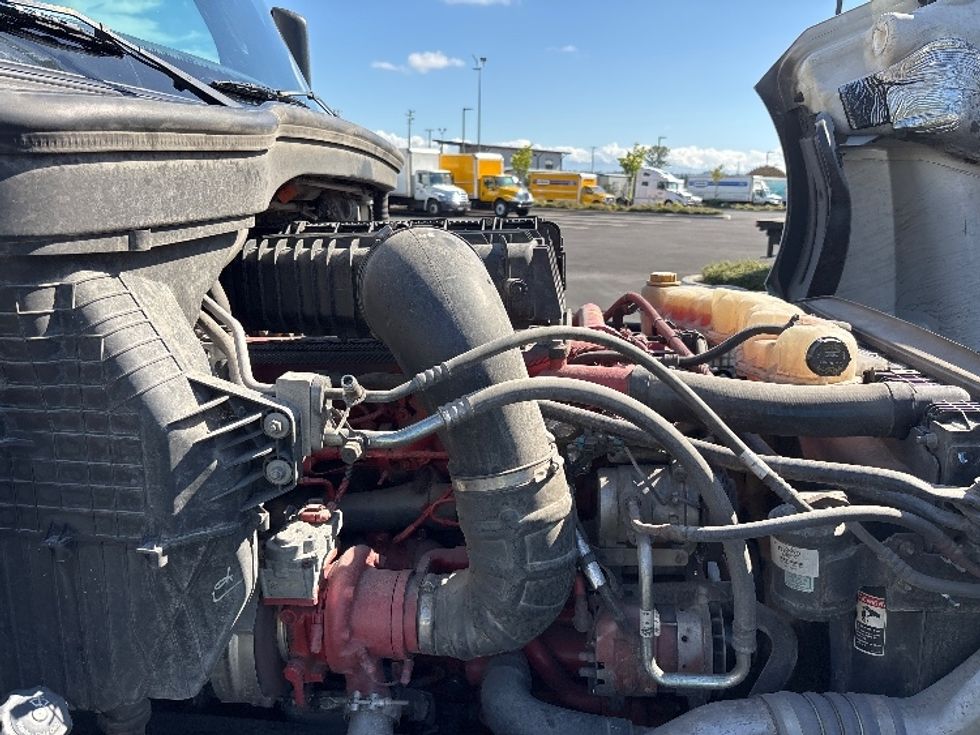Sleeper Tractor-Heavy Duty Tractors-Freightliner-2020-T12664ST-Everett-WA-490,287\n\t\tmiles-$ 65,000 - Image 20