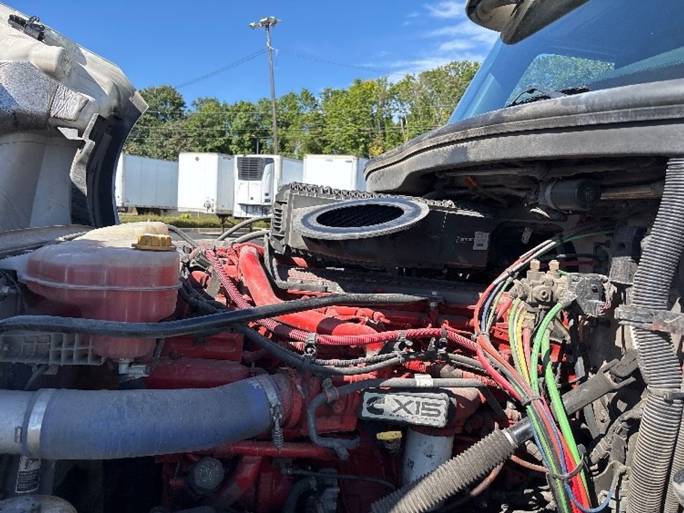 Sleeper Tractor-Heavy Duty Tractors-Freightliner-2020-T12664ST-Everett-WA-490,287\n\t\tmiles-$ 65,000 - Image 21