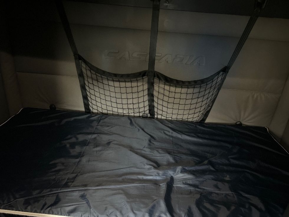 Sleeper Tractor-Heavy Duty Tractors-Freightliner-2020-T12664ST-Fitchburg-MA-697,050\n\t\tmiles-$ 43,500 - Image 16