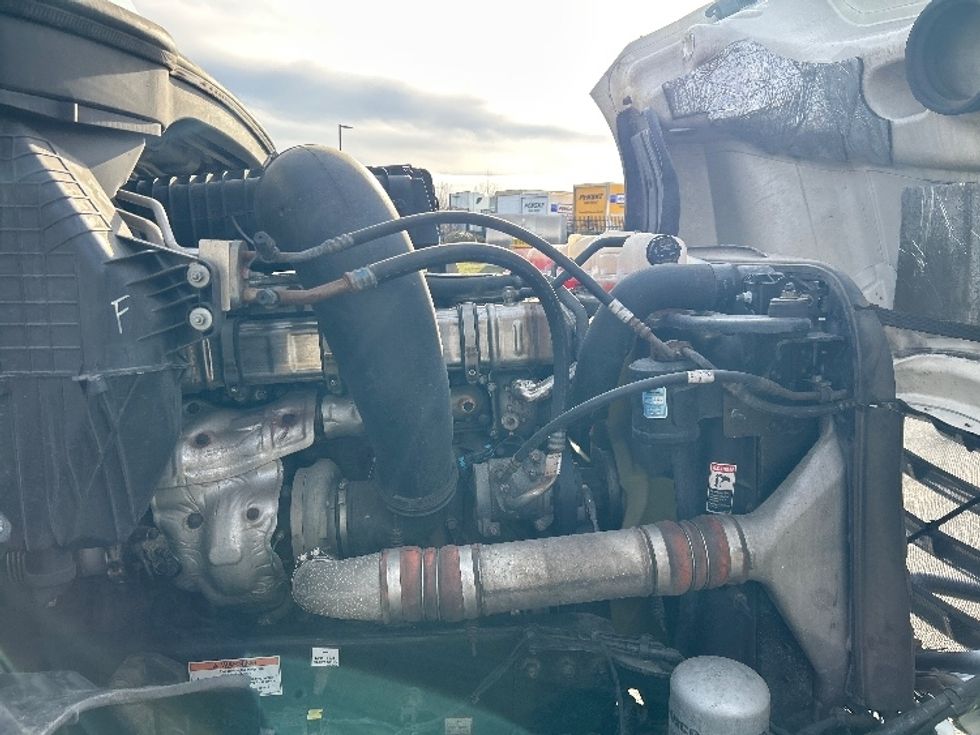 Sleeper Tractor-Heavy Duty Tractors-Freightliner-2020-T12664ST-Fitchburg-MA-697,050\n\t\tmiles-$ 43,500 - Image 20