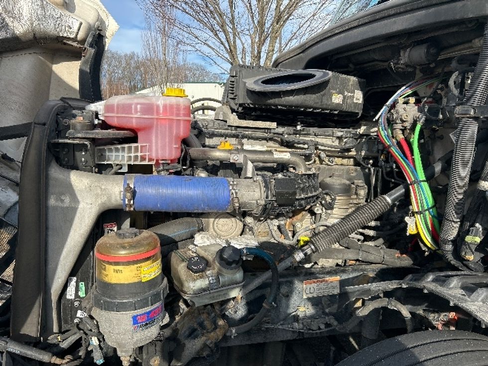 Sleeper Tractor-Heavy Duty Tractors-Freightliner-2020-T12664ST-Fitchburg-MA-697,050\n\t\tmiles-$ 43,500 - Image 21