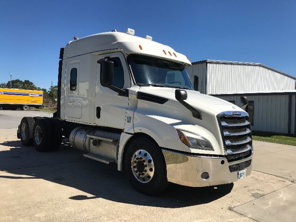 Sleeper Tractor-Heavy Duty Tractors-Freightliner-2020-T12664ST-Florence-SC-396,480\n\t\tmiles-$ 70,000 - Image 1