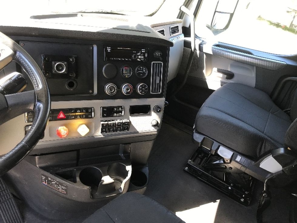 Sleeper Tractor-Heavy Duty Tractors-Freightliner-2020-T12664ST-Florence-SC-396,480\n\t\tmiles-$ 70,000 - Image 12