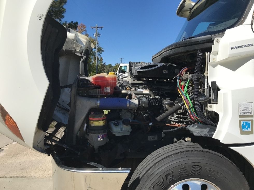 Sleeper Tractor-Heavy Duty Tractors-Freightliner-2020-T12664ST-Florence-SC-396,480\n\t\tmiles-$ 70,000 - Image 21