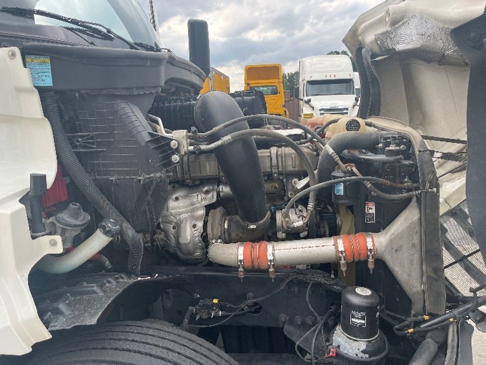 Sleeper Tractor-Heavy Duty Tractors-Freightliner-2020-T12664ST-Florence-SC-398,200\n\t\tmiles-$ 73,250 - Image 20