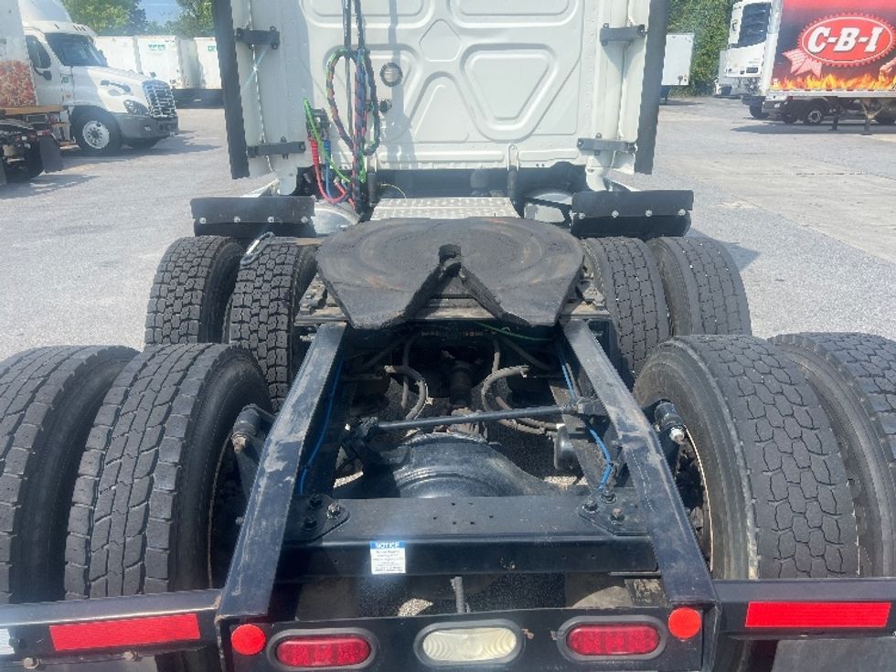 Sleeper Tractor-Heavy Duty Tractors-Freightliner-2020-T12664ST-Florence-SC-425,598\n\t\tmiles-$ 64,000 - Image 6