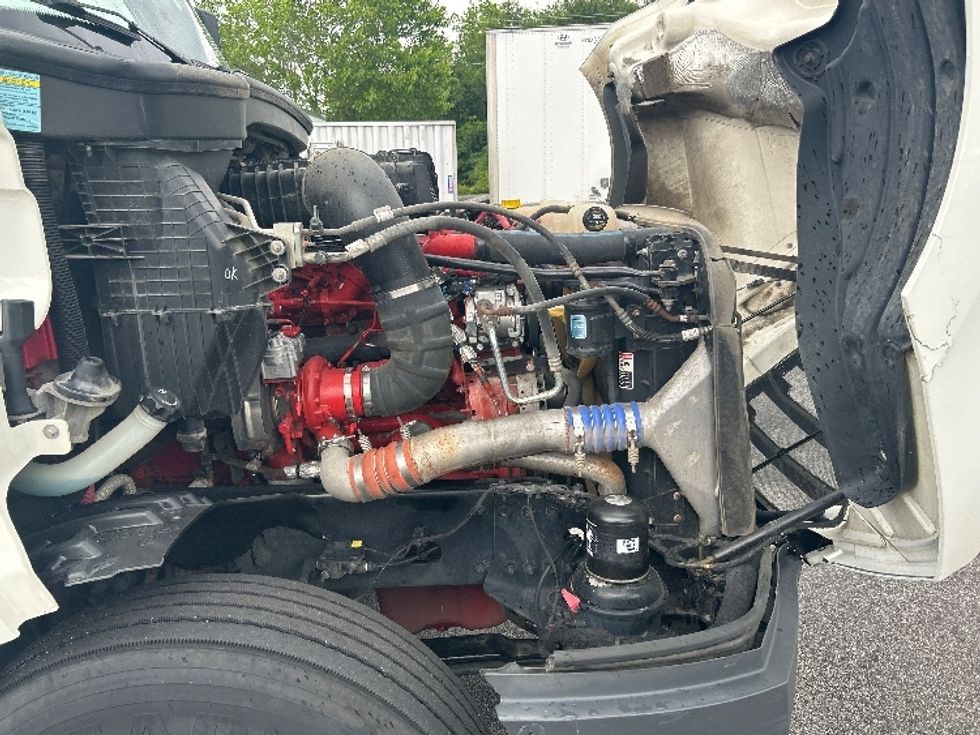 Sleeper Tractor-Heavy Duty Tractors-Freightliner-2020-T12664ST-Florence-SC-436,710\n\t\tmiles-$ 63,250 - Image 18