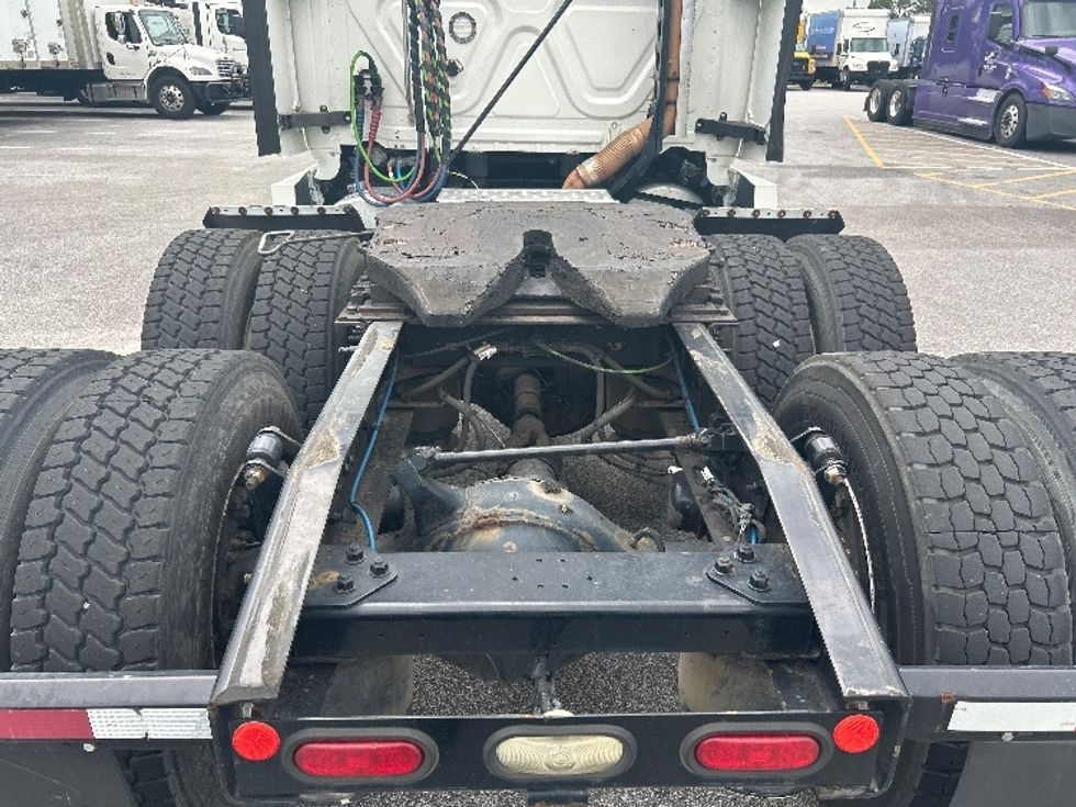 Sleeper Tractor-Heavy Duty Tractors-Freightliner-2020-T12664ST-Florence-SC-436,710\n\t\tmiles-$ 63,250 - Image 6