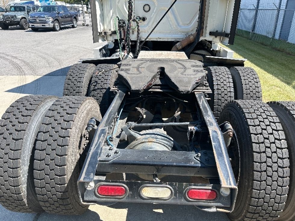 Sleeper Tractor-Heavy Duty Tractors-Freightliner-2020-T12664ST-Florence-SC-572,147\n\t\tmiles-$ 58,500 - Image 6