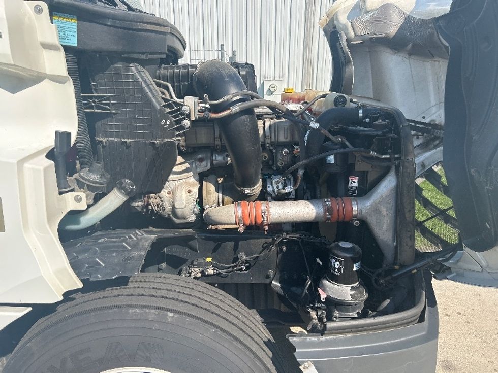 Sleeper Tractor-Heavy Duty Tractors-Freightliner-2020-T12664ST-Florence-SC-575,764\n\t\tmiles-$ 61,250 - Image 18