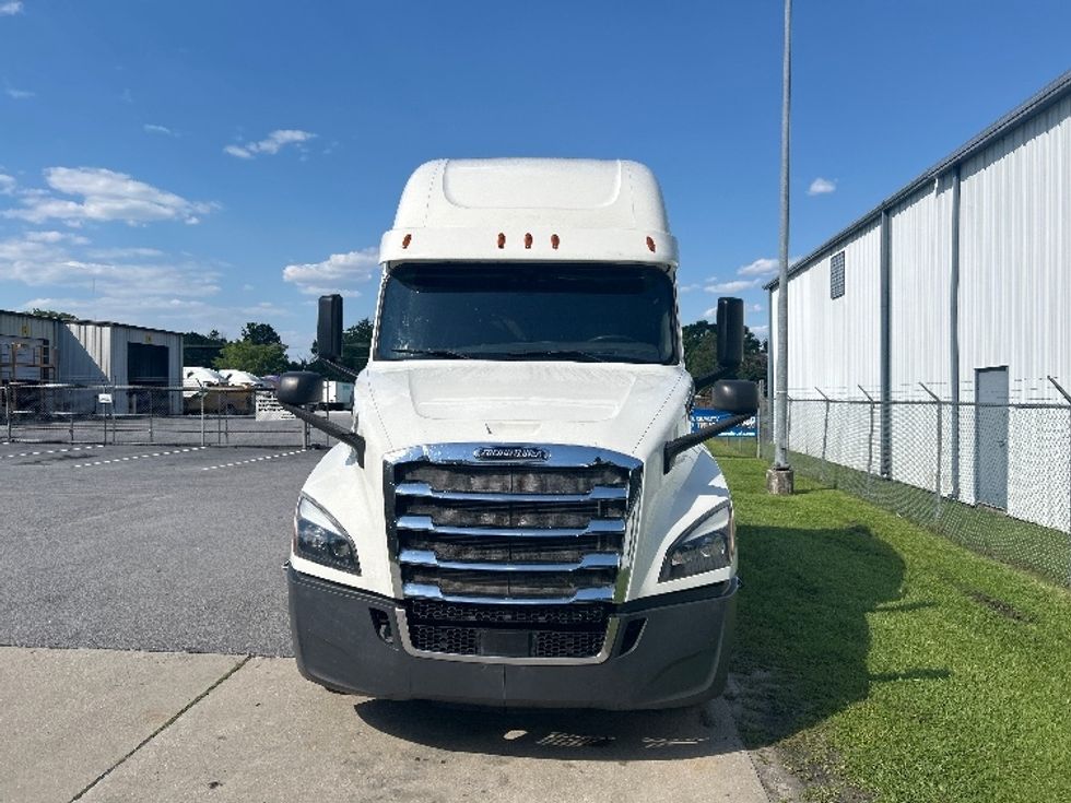 Sleeper Tractor-Heavy Duty Tractors-Freightliner-2020-T12664ST-Florence-SC-575,764\n\t\tmiles-$ 61,250 - Image 2